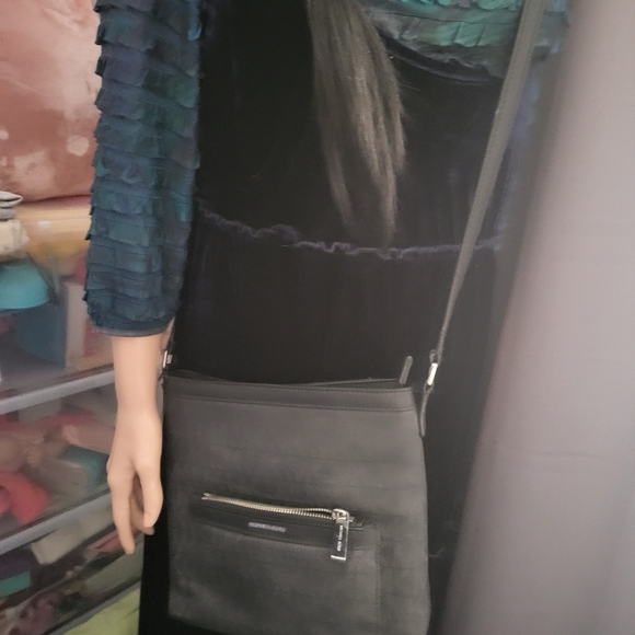 Michael Kors crossbody - Picture 2 of 4